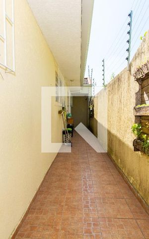 Casa à venda com 312m², 3 quartos e 4 vagas Casa à venda com 312m², 3 quartos e 4 vagasCorredor Lateral