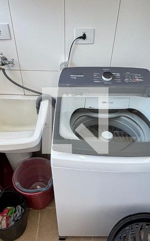 Apartamento à venda com 180m², 3 quartos e 2 vagas Apartamento à venda com 180m², 3 quartos e 2 vagasÁrea de Serviço