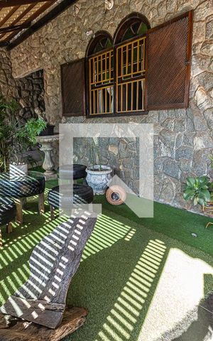 Casa à venda com 360m², 3 quartos e 4 vagasVagas de garagem/jardim