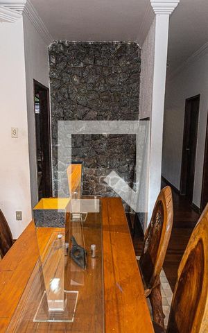 Casa à venda com 360m², 3 quartos e 4 vagasCopa