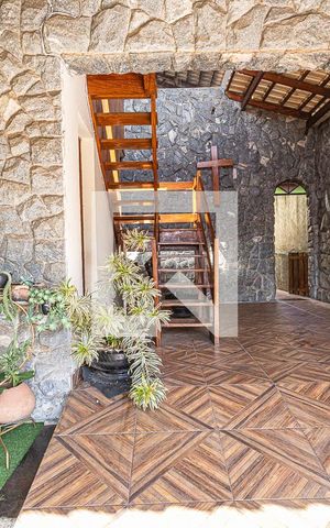Casa à venda com 360m², 3 quartos e 4 vagasVagas de garagem