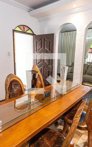 Casa à venda com 360m², 3 quartos e 4 vagasCopa