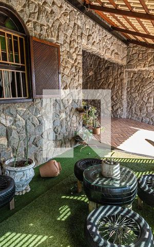 Casa à venda com 360m², 3 quartos e 4 vagasVagas de garagem/jardim