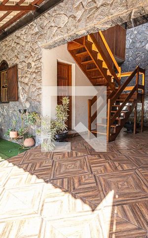 Casa à venda com 360m², 3 quartos e 4 vagasVagas de garagem