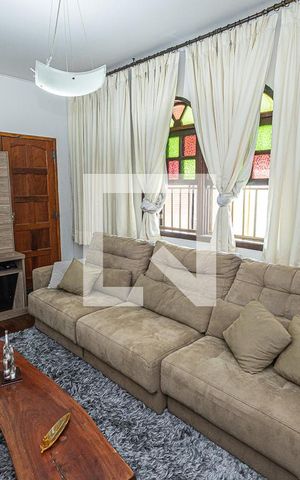 Casa à venda com 360m², 3 quartos e 4 vagasSala