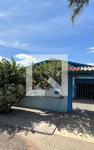 Casa à venda com 160m², 3 quartos e 2 vagasFachada