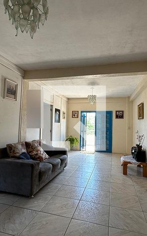 Casa à venda com 160m², 3 quartos e 2 vagasSala