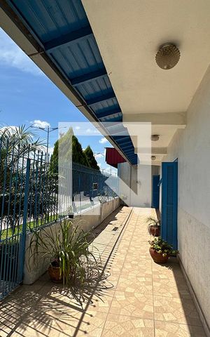 Casa à venda com 160m², 3 quartos e 2 vagasCorredor