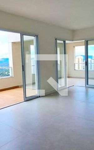 Apartamento à venda com 198m², 4 quartos e 3 vagas Apartamento à venda com 198m², 4 quartos e 3 vagasStudio