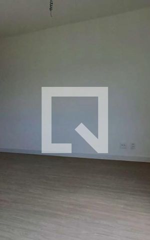 Apartamento à venda com 198m², 4 quartos e 3 vagas Apartamento à venda com 198m², 4 quartos e 3 vagasStudio