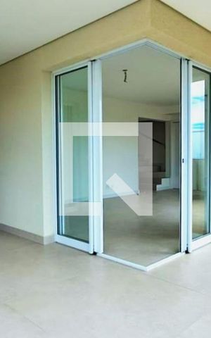 Apartamento à venda com 198m², 4 quartos e 3 vagas Apartamento à venda com 198m², 4 quartos e 3 vagasStudio