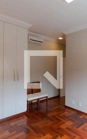 Casa à venda com 283m², 3 quartos e 4 vagasSuíte 03