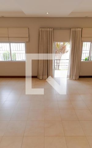 Casa à venda com 283m², 3 quartos e 4 vagasSalas