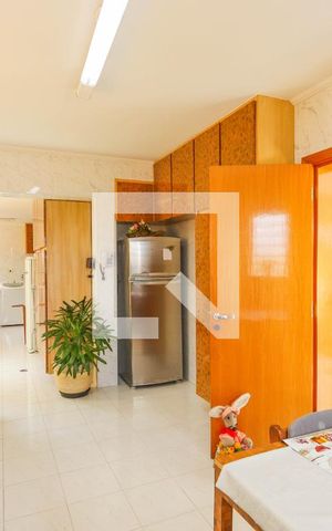 Casa para alugar com 500m², 4 quartos e 3 vagas Casa para alugar com 500m², 4 quartos e 3 vagasCozinha