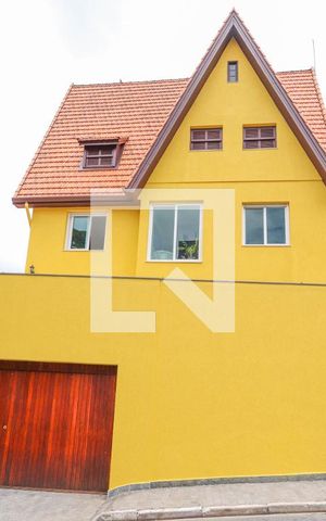 Casa para alugar com 500m², 4 quartos e 3 vagas Casa para alugar com 500m², 4 quartos e 3 vagasFachada
