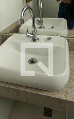 Casa à venda com 236m², 3 quartos e 2 vagas Casa à venda com 236m², 3 quartos e 2 vagasBanheiro do Sótão