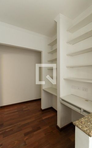 Casa à venda com 236m², 3 quartos e 2 vagas Casa à venda com 236m², 3 quartos e 2 vagasHall