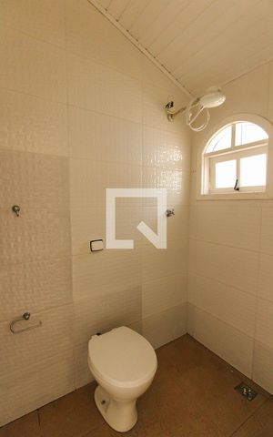 Casa à venda com 236m², 3 quartos e 2 vagas Casa à venda com 236m², 3 quartos e 2 vagasBanheiro de serviço