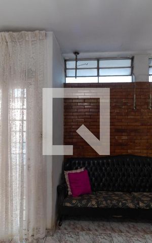 Casa à venda com 489m², 4 quartos e 4 vagas Casa à venda com 489m², 4 quartos e 4 vagasSala