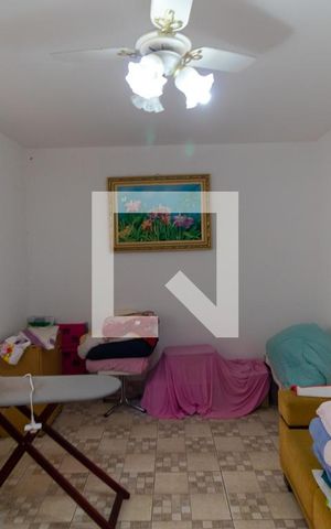 Casa à venda com 489m², 4 quartos e 4 vagas Casa à venda com 489m², 4 quartos e 4 vagasQuarto de serviço