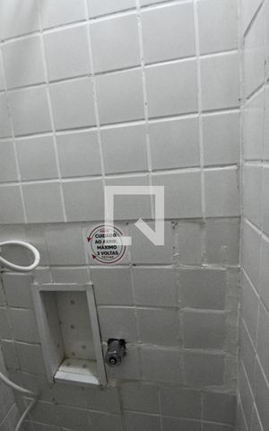 Casa para alugar com 15m², 1 quarto e 1 vaga Casa para alugar com 15m², 1 quarto e 1 vagaBanheiro