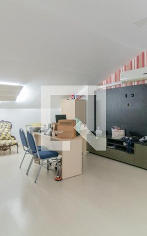 Casa à venda com 330m², 4 quartos e 2 vagasQuarto 4 - Suíte
