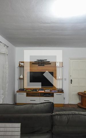 Casa à venda com 206m², 4 quartos e 2 vagas Casa à venda com 206m², 4 quartos e 2 vagasSala de tv