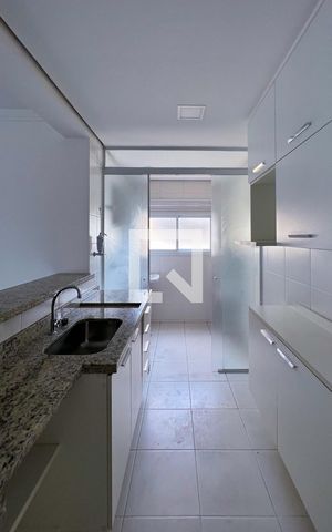 Apartamento para alugar com 74m², 2 quartos e 2 vagasCozinha