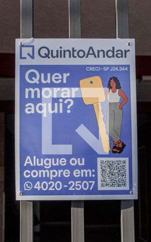 Casa à venda com 140m², 4 quartos e 2 vagasFachada