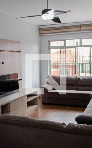 Casa à venda com 140m², 4 quartos e 2 vagasSala