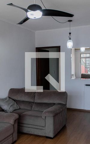 Casa à venda com 140m², 4 quartos e 2 vagasSala