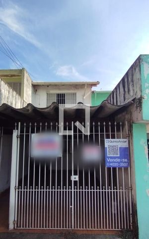 Casa à venda com 80m², 2 quartos e 1 vagaFachada