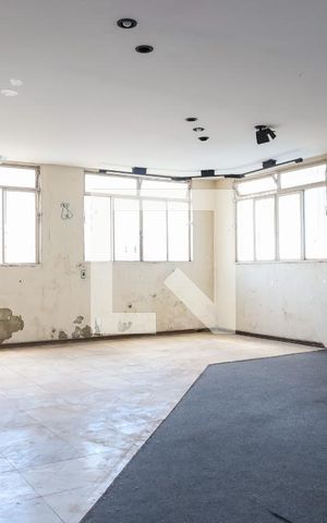 Casa à venda com 847m², 5 quartos e 6 vagas Casa à venda com 847m², 5 quartos e 6 vagasCobertura