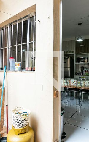 Casa para alugar com 187m², 4 quartos e 2 vagas Casa para alugar com 187m², 4 quartos e 2 vagasCozinha / Entrada casa 1