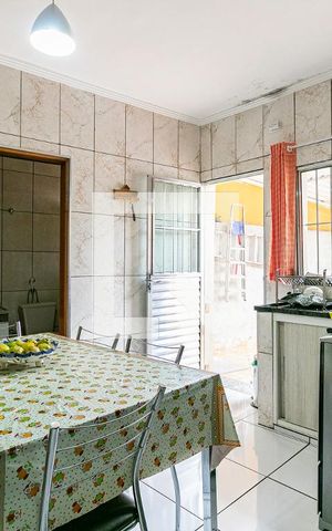 Casa para alugar com 187m², 4 quartos e 2 vagas Casa para alugar com 187m², 4 quartos e 2 vagasCozinha