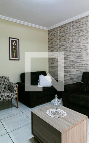 Casa para alugar com 187m², 4 quartos e 2 vagas Casa para alugar com 187m², 4 quartos e 2 vagasSala
