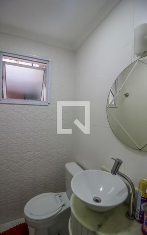 Casa de condomínio à venda com 250m², 5 quartos e 3 vagas Casa de condomínio à venda com 250m², 5 quartos e 3 vagasLavabo