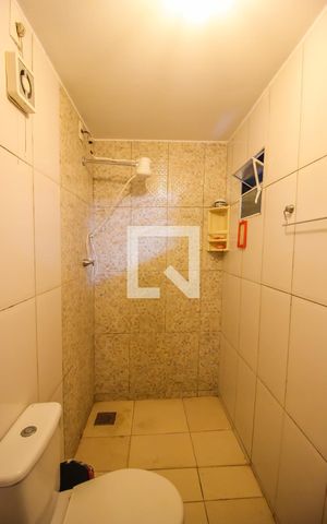 Casa de condomínio à venda com 250m², 5 quartos e 3 vagas Casa de condomínio à venda com 250m², 5 quartos e 3 vagasEdícula