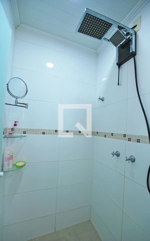 Casa à venda com 148m², 3 quartos e 2 vagasBanheiro 1
