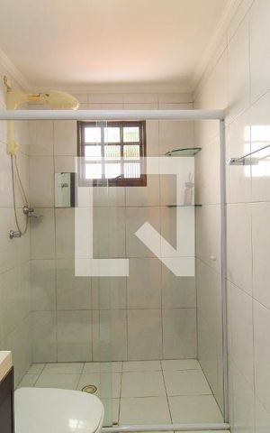Casa à venda com 298m², 3 quartos e 4 vagas Casa à venda com 298m², 3 quartos e 4 vagasBanheiro 1