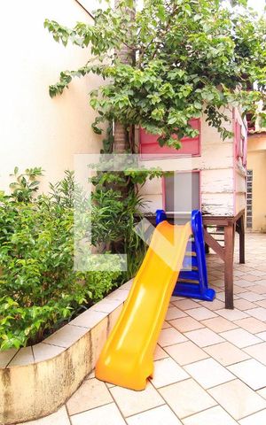Casa à venda com 298m², 3 quartos e 4 vagas Casa à venda com 298m², 3 quartos e 4 vagasQuintal