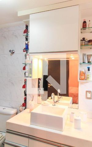 Casa à venda com 298m², 3 quartos e 4 vagas Casa à venda com 298m², 3 quartos e 4 vagasBanheiro do Quarto 1