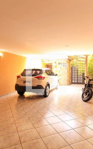 Casa à venda com 298m², 3 quartos e 4 vagas Casa à venda com 298m², 3 quartos e 4 vagasGaragem