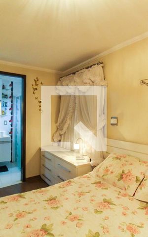 Casa à venda com 298m², 3 quartos e 4 vagas Casa à venda com 298m², 3 quartos e 4 vagasQuarto 1