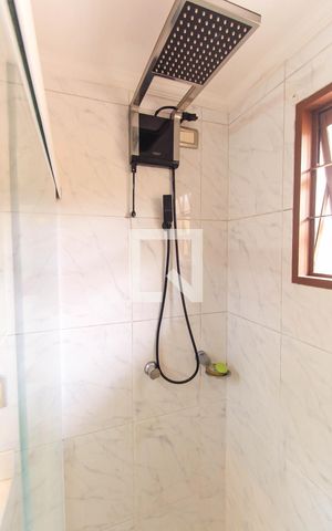 Casa à venda com 298m², 3 quartos e 4 vagas Casa à venda com 298m², 3 quartos e 4 vagasBanheiro do Quarto 1