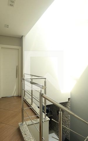 Casa à venda com 258m², 3 quartos e 6 vagasEscada