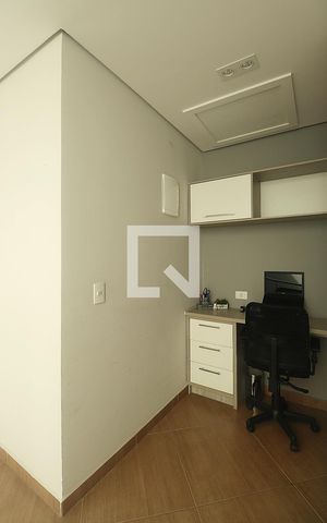Casa à venda com 258m², 3 quartos e 6 vagasEscritório - Corredor