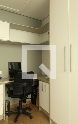 Casa à venda com 258m², 3 quartos e 6 vagasEscritório - Corredor