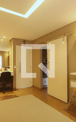 Casa à venda com 258m², 3 quartos e 6 vagasSuíte 1 - Quarto