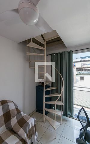 Apartamento à venda com 42m², 1 quarto e sem vaga Apartamento à venda com 42m², 1 quarto e sem vagaSala - Acesso ao Terraço
